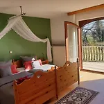Lägenhet * * * * * Zabler
