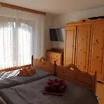 Lägenhet * * * * * Zabler